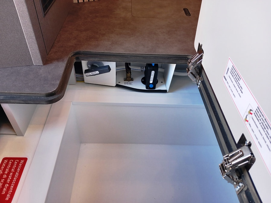 malibu-reisemobil-i-450-rb-le-motorhome-gemelli-barberacaravan-castelboglione-at-19