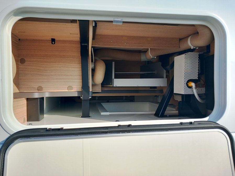 malibu-reisemobil-i-450-rb-le-motorhome-gemelli-barberacaravan-castelboglione-at-24