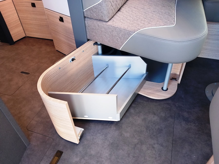 malibu-reisemobil-i-450-rb-le-motorhome-gemelli-barberacaravan-castelboglione-at-26