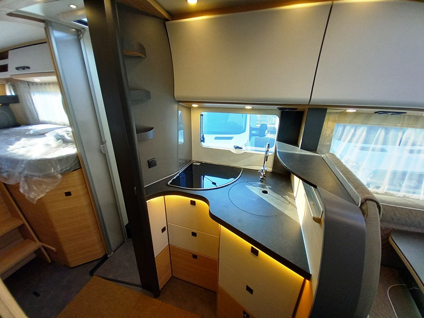 malibu-reisemobil-i-450-rb-le-motorhome-gemelli-barberacaravan-castelboglione-at-8