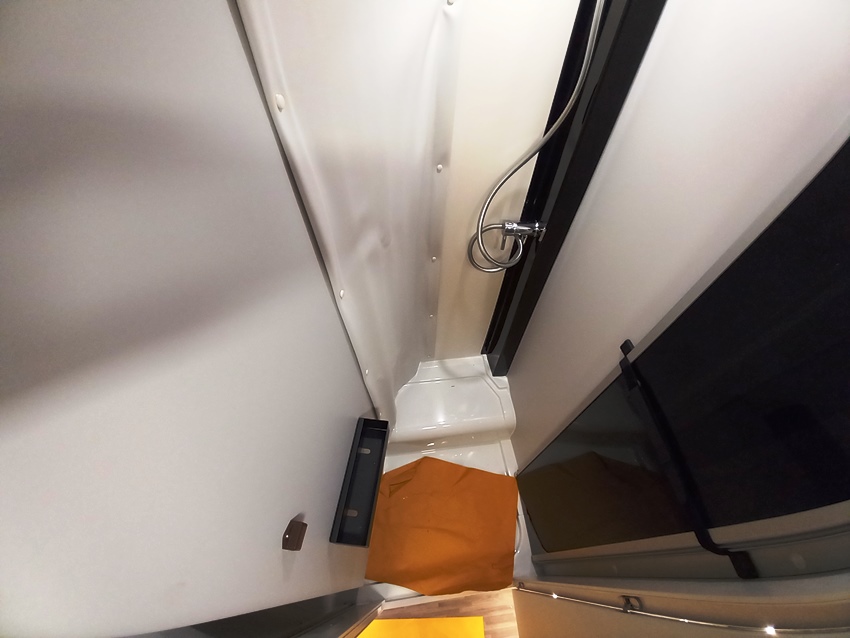 mobilvetta-kea-kompakt-64-gemelli-compatto-barberacaravan-castelboglione-at-12