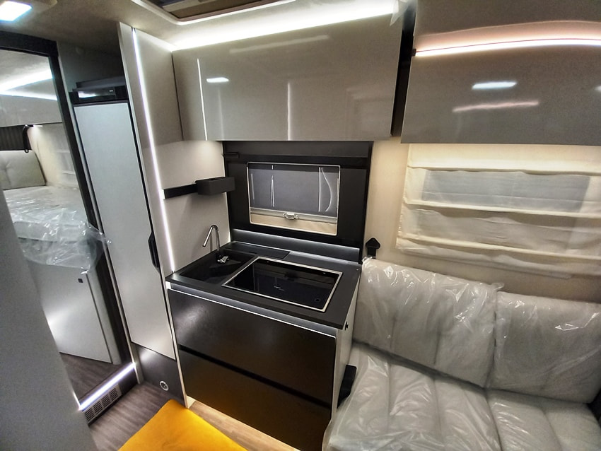 mobilvetta-kea-kompakt-64-gemelli-compatto-barberacaravan-castelboglione-at-9