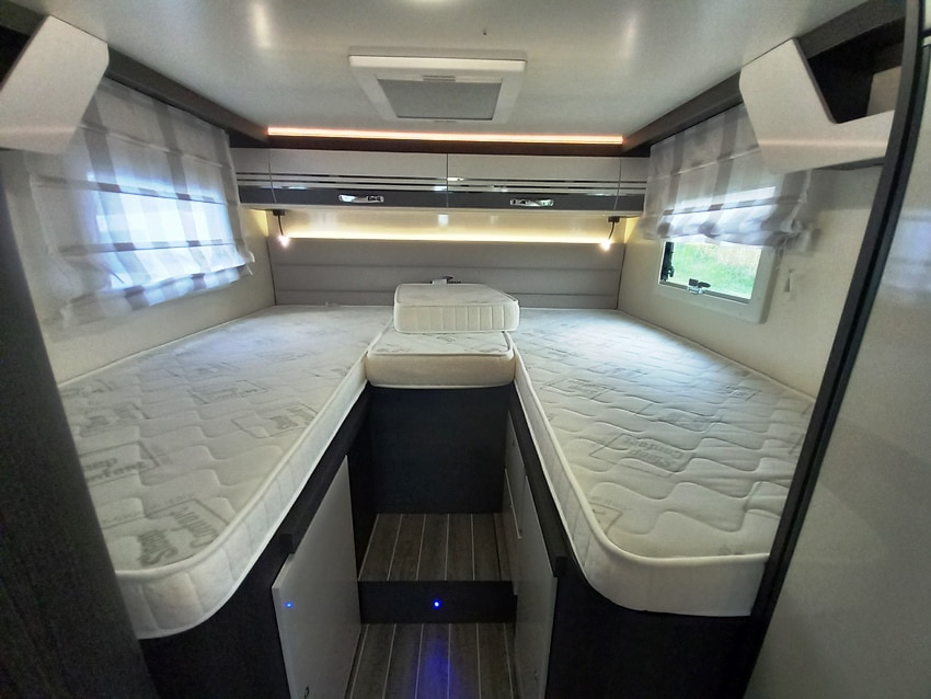 roolerteam-kronos-285tl-gemelli-automatico-ford-barberacaravan-castelboglione-at-11