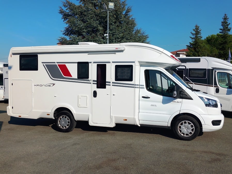 roolerteam-kronos-285tl-gemelli-automatico-ford-barberacaravan-castelboglione-at-2