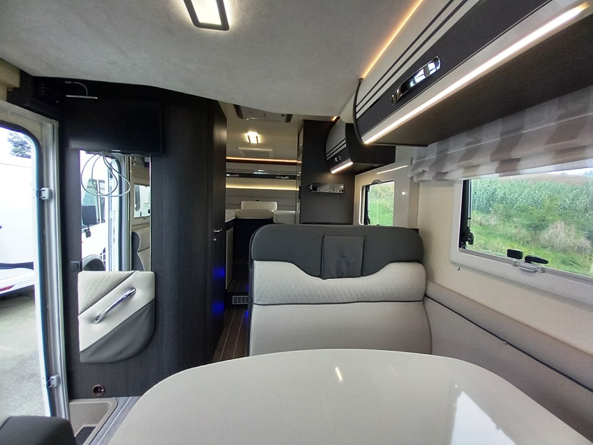 roolerteam-kronos-285tl-gemelli-automatico-ford-barberacaravan-castelboglione-at-8