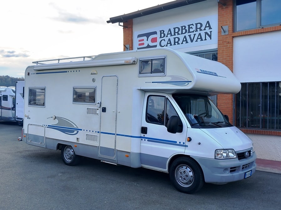 adria-coral-660-du-mansardato-2800-barberacaravan-castelboglione-at-1