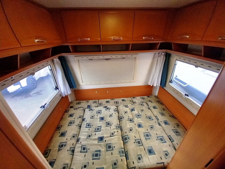 adria-coral-660-du-mansardato-2800-barberacaravan-castelboglione-at-10