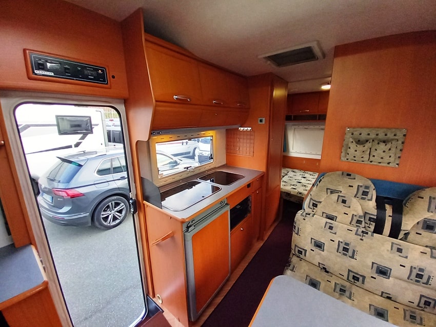 adria-coral-660-du-mansardato-2800-barberacaravan-castelboglione-at-7