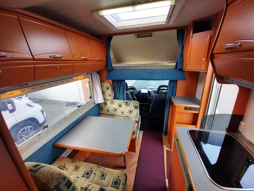 adria-coral-660-du-mansardato-2800-barberacaravan-castelboglione-at-8