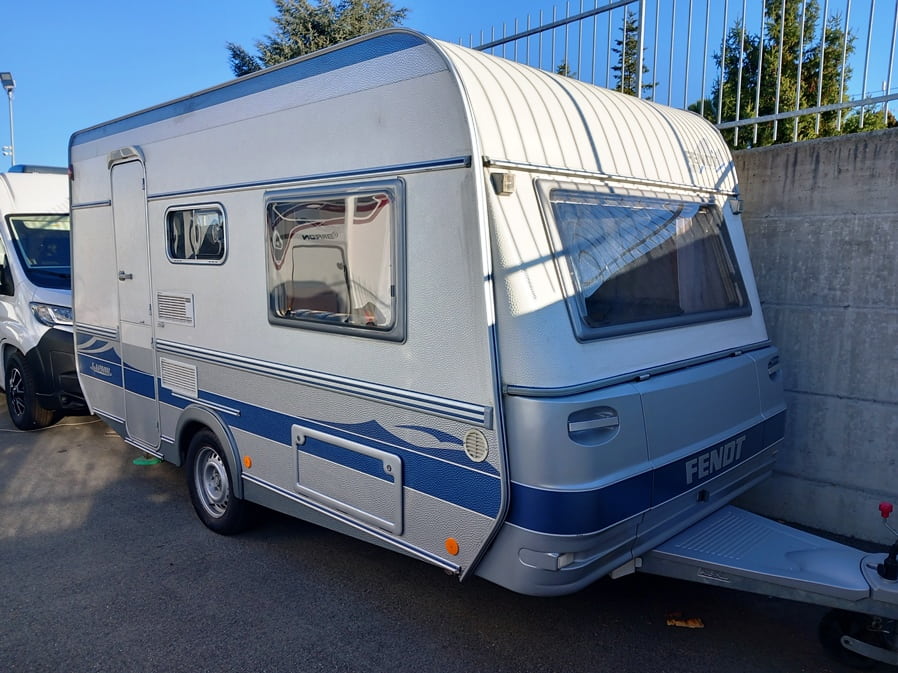 caravan-roulotte-fendt-saphir-410-barberacaravan-castelboglione-at-2