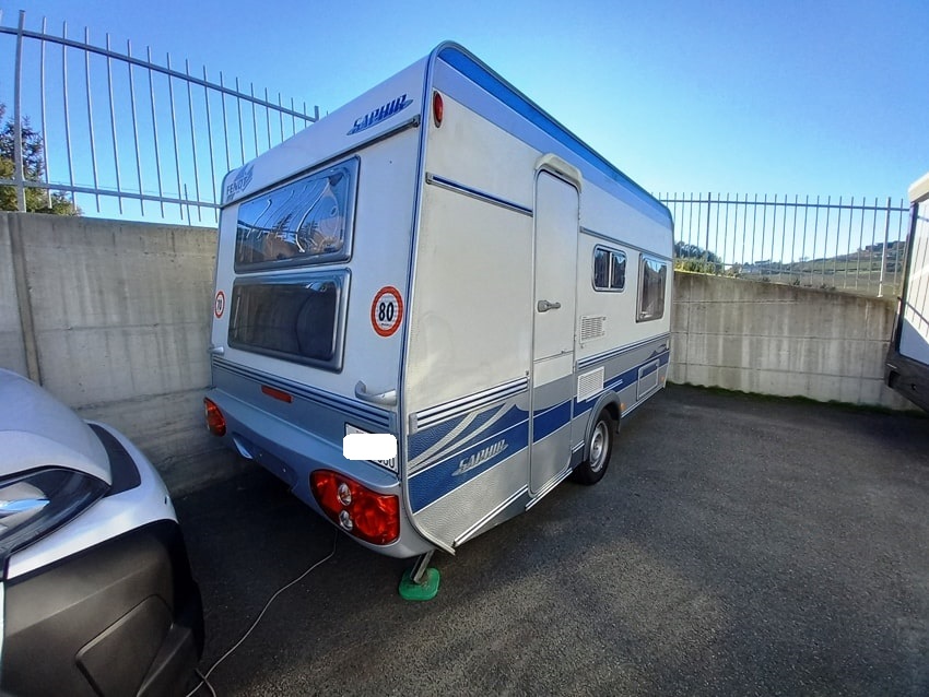 caravan-roulotte-fendt-saphir-410-barberacaravan-castelboglione-at-3
