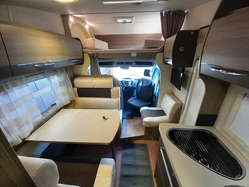 challenger-c394ga-mansardato-garage-barberacaravan-castelboglione-at-13