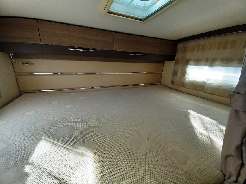 challenger-c394ga-mansardato-garage-barberacaravan-castelboglione-at-14