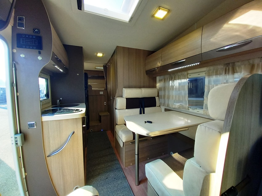 challenger-c394ga-mansardato-garage-barberacaravan-castelboglione-at-7