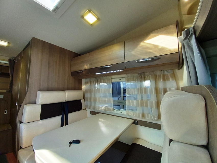 challenger-c394ga-mansardato-garage-barberacaravan-castelboglione-at-8