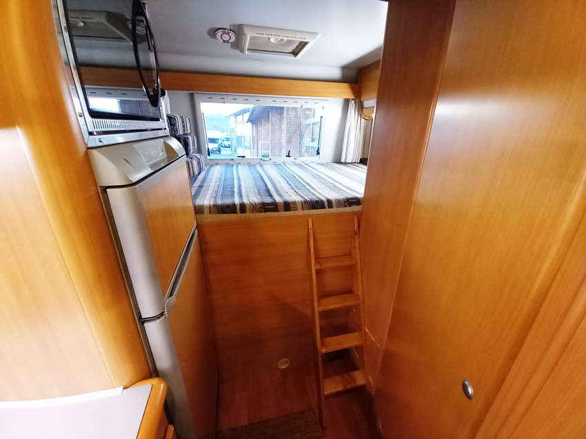mobilvetta-icaro-s11-iveco-daily-usato-garage-mansardato-barberacaravan-castelboglione-at-13
