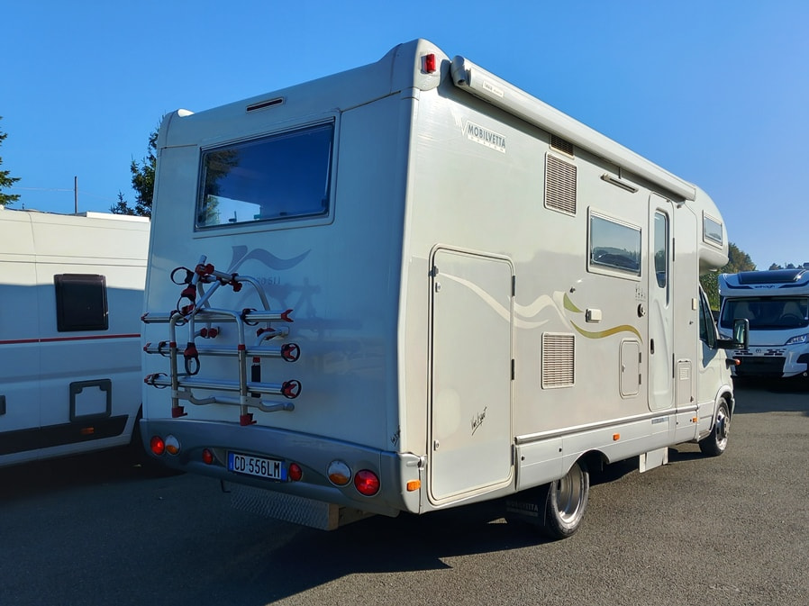 mobilvetta-icaro-s11-iveco-daily-usato-garage-mansardato-barberacaravan-castelboglione-at-20