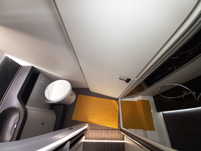 mobilvetta-kea-i-86-motorhome-automatico-180cv-gemelli-barberacaravan-castelboglione-at-16
