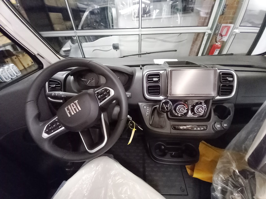 mobilvetta-kea-i-86-motorhome-automatico-180cv-gemelli-barberacaravan-castelboglione-at-21