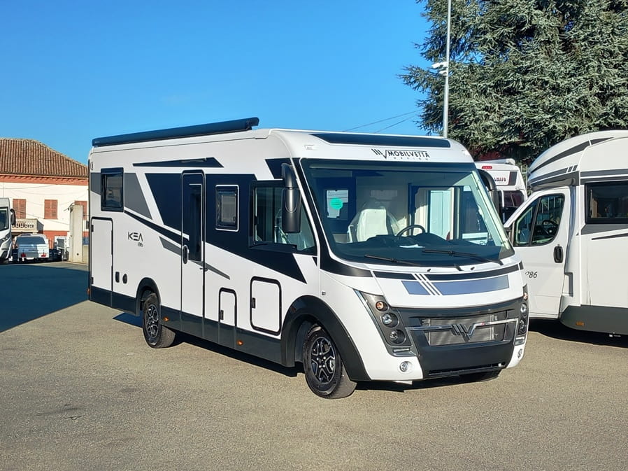 mobilvetta-kea-i-86-motorhome-automatico-180cv-gemelli-barberacaravan-castelboglione-at-22