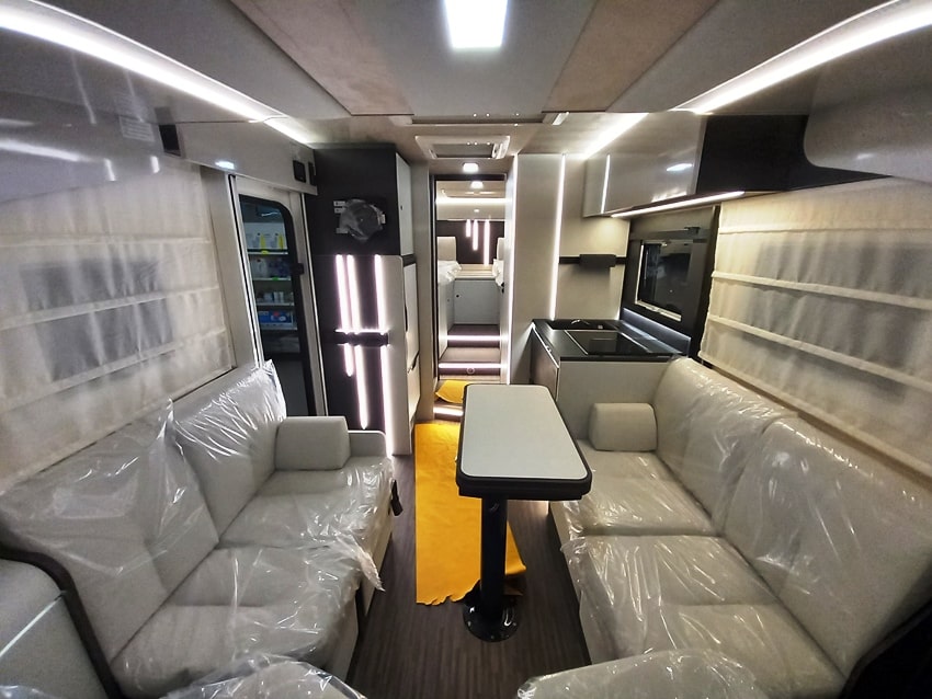 mobilvetta-kea-i-86-motorhome-automatico-180cv-gemelli-barberacaravan-castelboglione-at-6