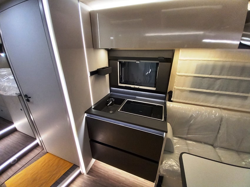 mobilvetta-kea-i-86-motorhome-automatico-180cv-gemelli-barberacaravan-castelboglione-at-8