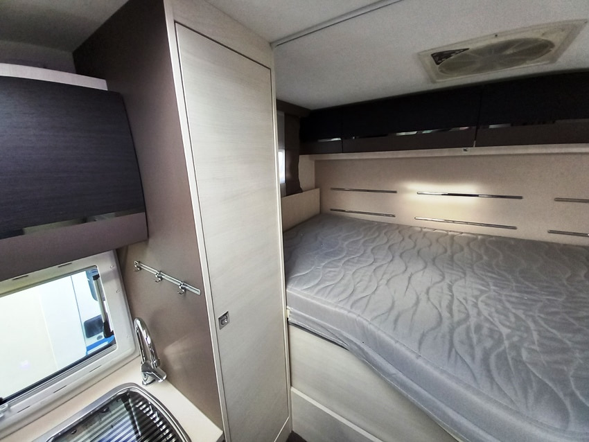 challenger-genesis-194-semintegrale-corto-compatto-599-barberacaravan-castelboglione-at-13