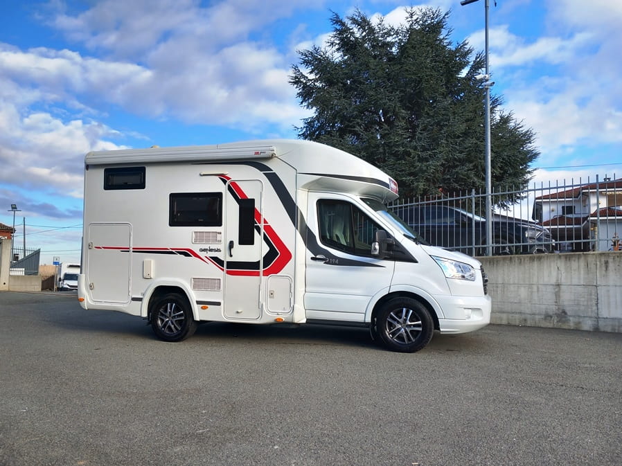 challenger-genesis-194-semintegrale-corto-compatto-599-barberacaravan-castelboglione-at-2