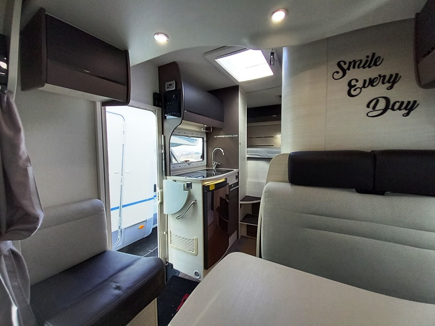 challenger-genesis-194-semintegrale-corto-compatto-599-barberacaravan-castelboglione-at-8