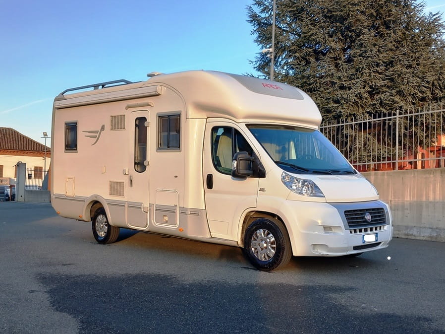 arca-p680lsx-semintegrale-francese-alko-doppiopavimento-barberacaravan-castelboglione-at-1