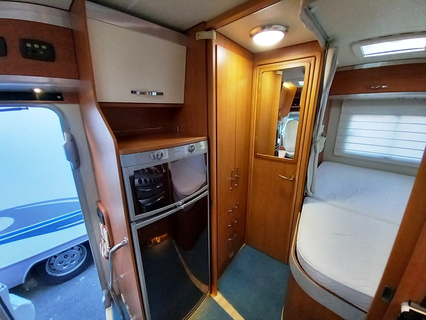 arca-p680lsx-semintegrale-francese-alko-doppiopavimento-barberacaravan-castelboglione-at-12