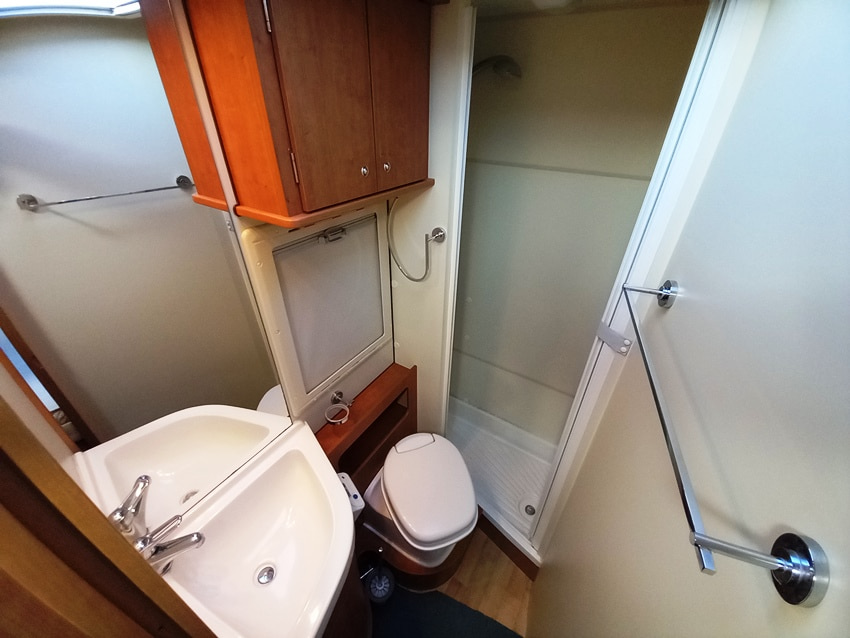 arca-p680lsx-semintegrale-francese-alko-doppiopavimento-barberacaravan-castelboglione-at-14