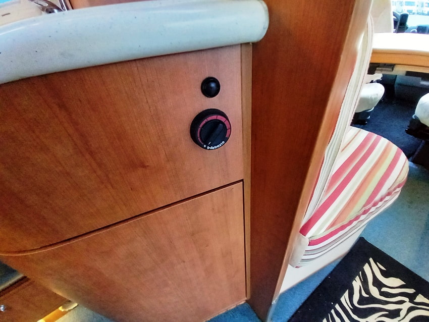 arca-p680lsx-semintegrale-francese-alko-doppiopavimento-barberacaravan-castelboglione-at-15