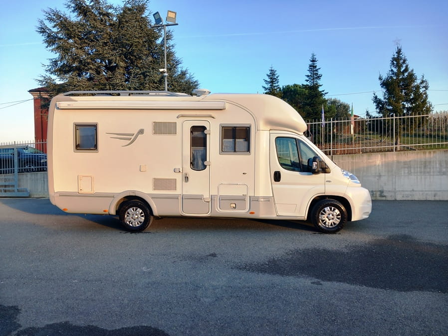 arca-p680lsx-semintegrale-francese-alko-doppiopavimento-barberacaravan-castelboglione-at-2