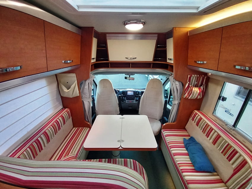 arca-p680lsx-semintegrale-francese-alko-doppiopavimento-barberacaravan-castelboglione-at-7