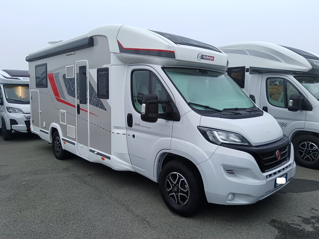 challenger-328-graphite-vip-nautico-automatico-compatto-barberacaravan-castelboglione-at-1
