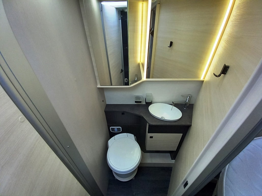 challenger-328-graphite-vip-nautico-automatico-compatto-barberacaravan-castelboglione-at-11