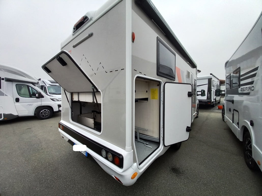 challenger-328-graphite-vip-nautico-automatico-compatto-barberacaravan-castelboglione-at-3