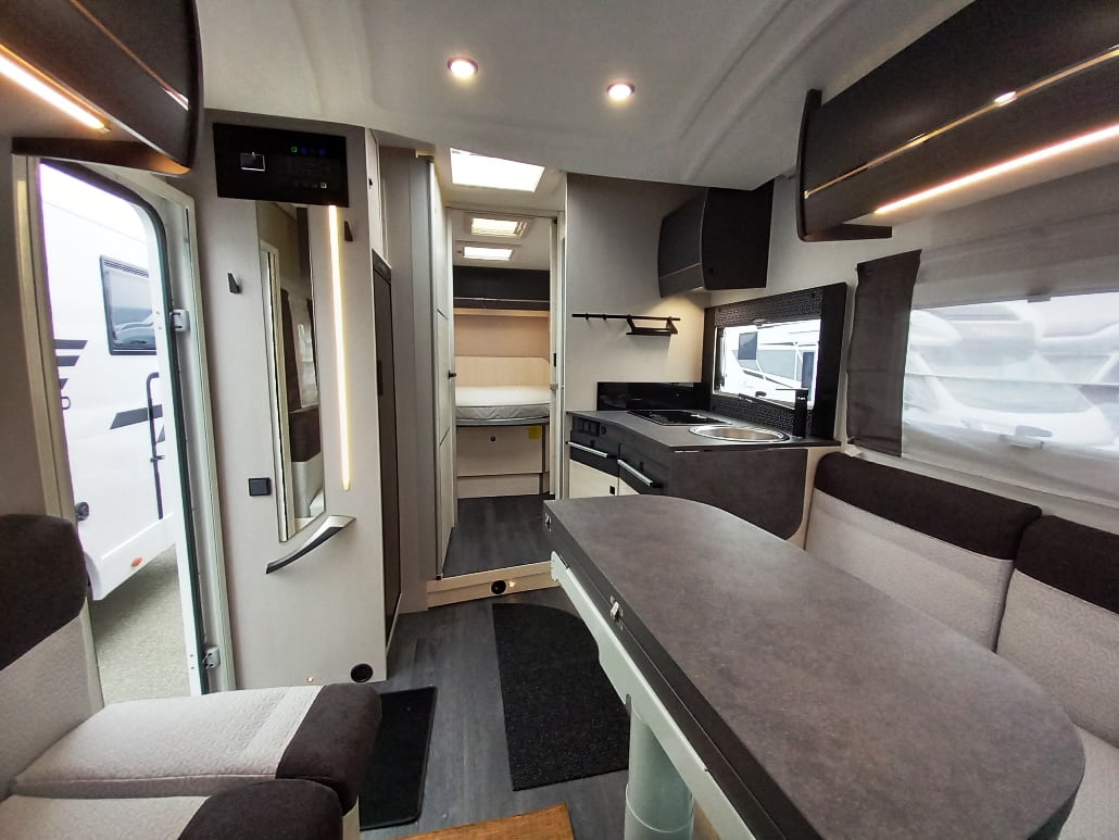 challenger-328-graphite-vip-nautico-automatico-compatto-barberacaravan-castelboglione-at-6