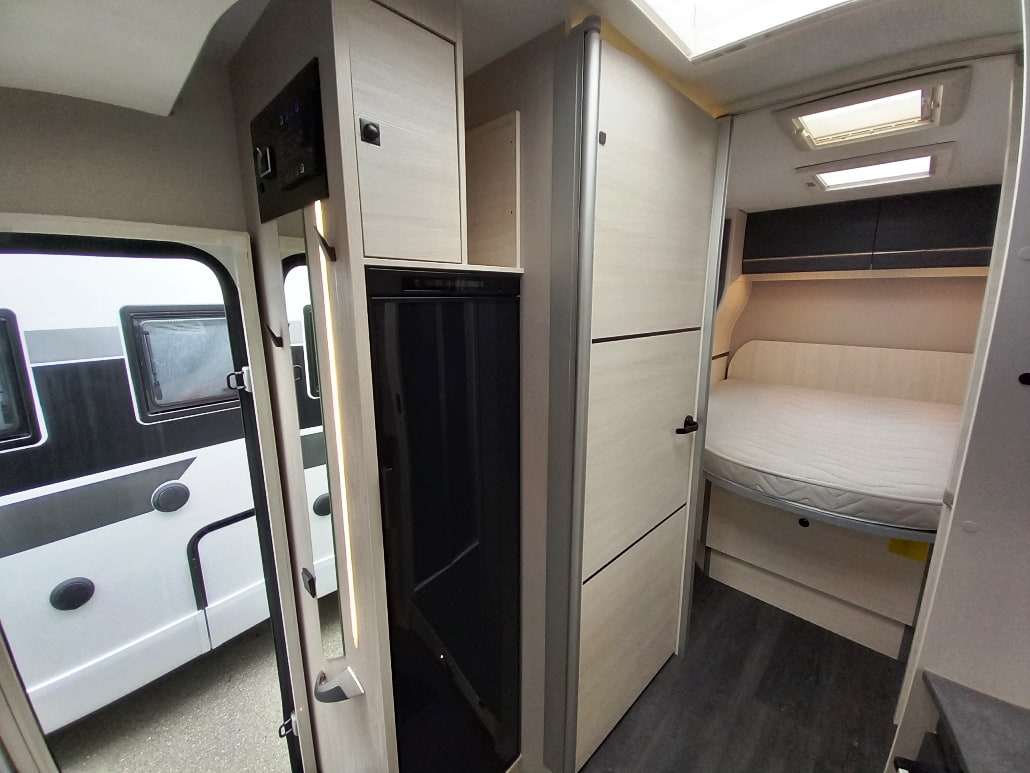 challenger-328-graphite-vip-nautico-automatico-compatto-barberacaravan-castelboglione-at-8