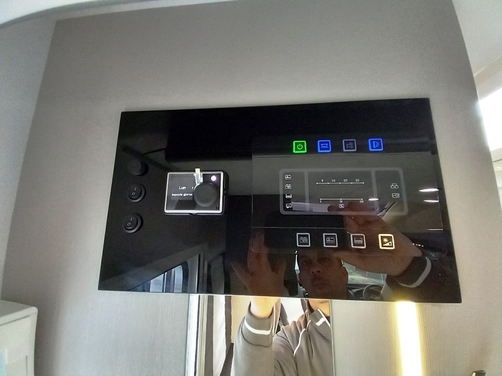 challenger-328-graphite-vip-nautico-automatico-compatto-barberacaravan-castelboglione-at-9