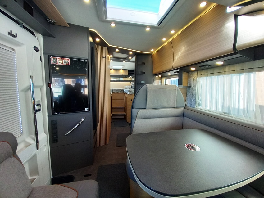 malibu-reisemobil-i-450-rb-le-motorhome-gemelli-barberacaravan-castelboglione-at-10