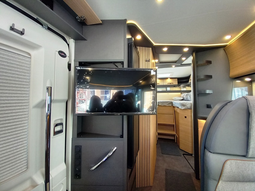malibu-reisemobil-i-450-rb-le-motorhome-gemelli-barberacaravan-castelboglione-at-12