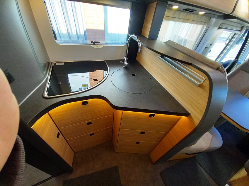 malibu-reisemobil-i-450-rb-le-motorhome-gemelli-barberacaravan-castelboglione-at-13