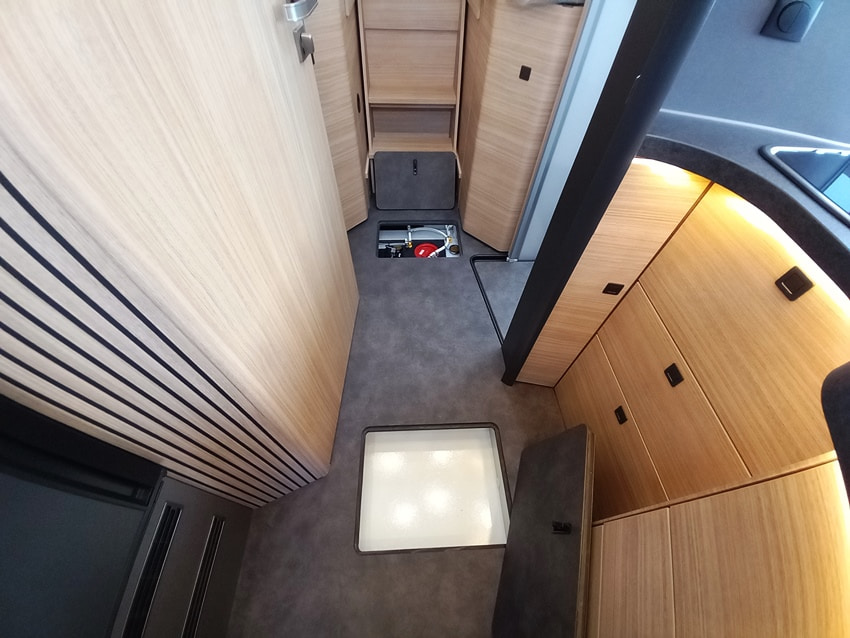 malibu-reisemobil-i-450-rb-le-motorhome-gemelli-barberacaravan-castelboglione-at-21