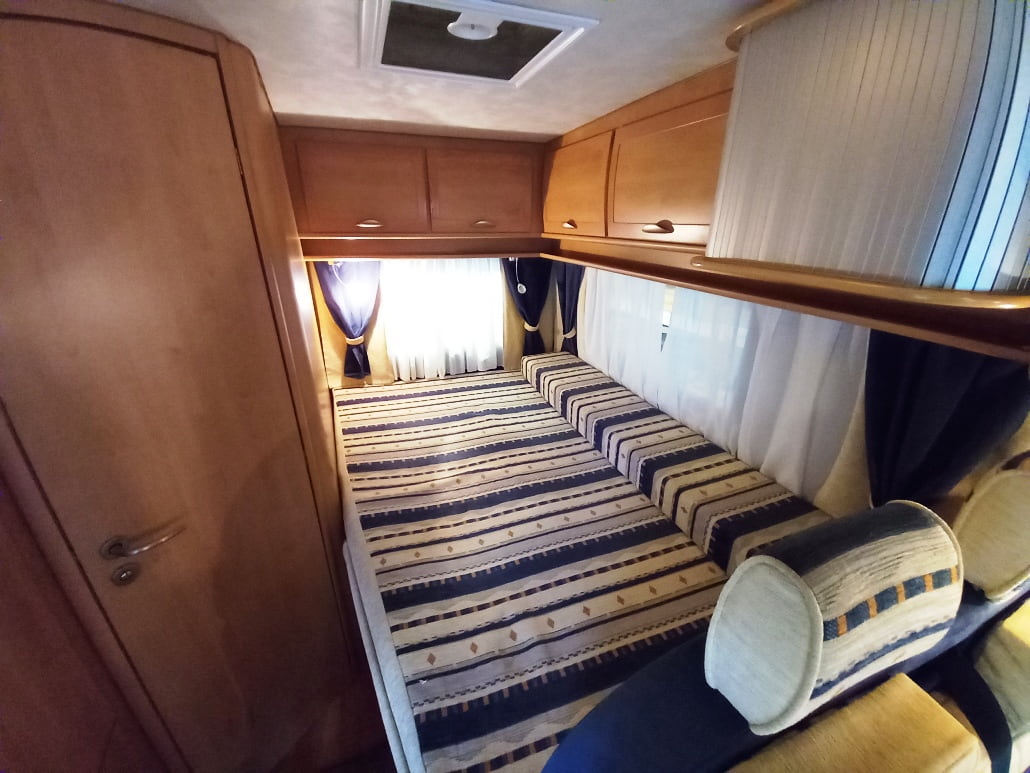 mclouis-glen-262-semintegrale-corto-barberacaravan-castelboglione-at-10