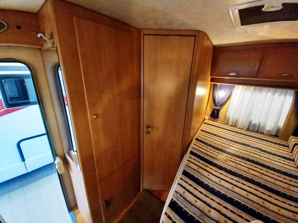 mclouis-glen-262-semintegrale-corto-barberacaravan-castelboglione-at-11