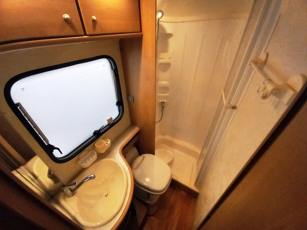 mclouis-glen-262-semintegrale-corto-barberacaravan-castelboglione-at-12