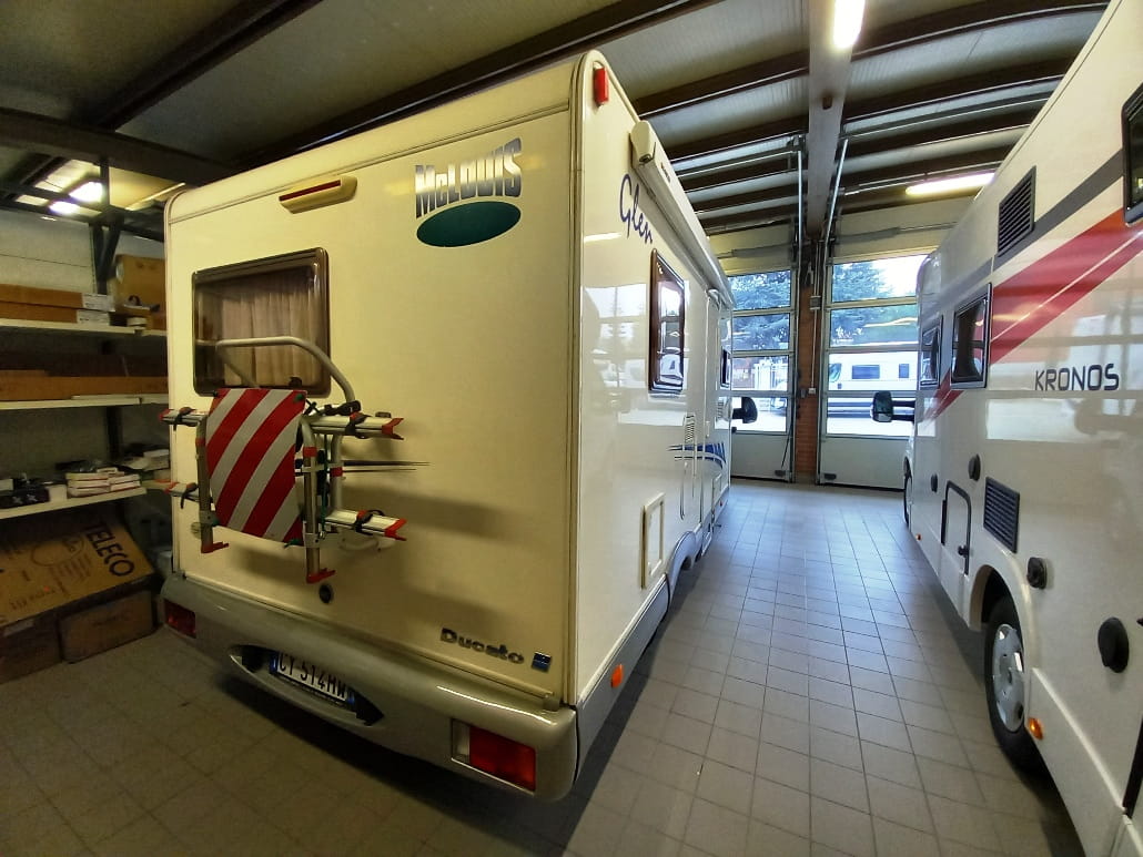 mclouis-glen-262-semintegrale-corto-barberacaravan-castelboglione-at-3