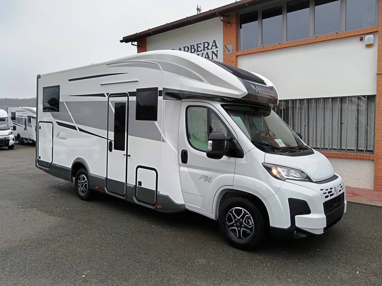 mobilvetta-krosser-86-gemelli-automatico-180-doppiopavimento-barberacaravan-castelboglione-at-1